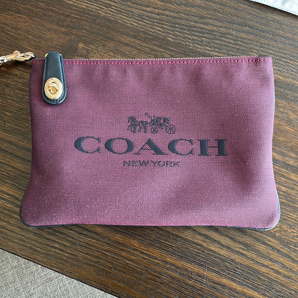 Clutch bag wine color original brand semi new